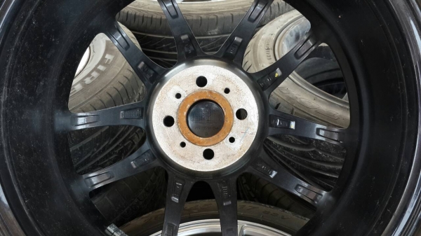 แม็กขอบ 17 4รู100  พร้อมยาง 205 45 17 ปี12