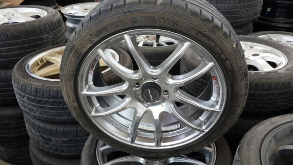 แม็กขอบ 17 4รู100  พร้อมยาง 205 45 17 ปี12