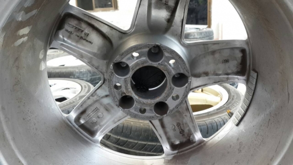 แม็กเบ๊นซ์ ขอบ 17  5รู112  พร้อมยาง 245 45 17 ปี11