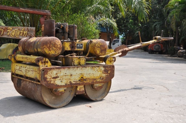 ขายรถบดดิน BOMAGสวยเดิมจากญ๊่ปุ่น 55,000 เท่านั้น