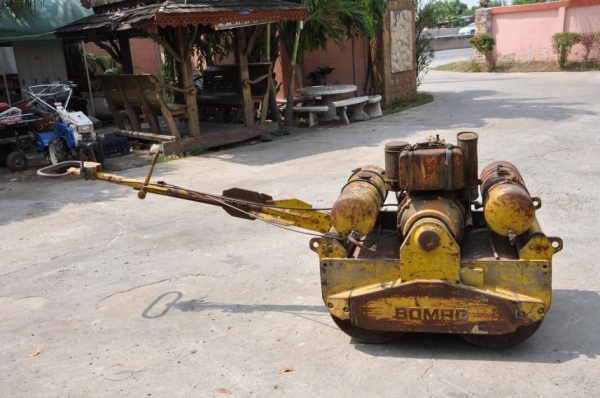 ขายรถบดดิน BOMAGสวยเดิมจากญ๊่ปุ่น 55,000 เท่านั้น