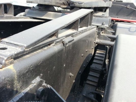 รถอีซูซุ 10 ล้อ หัวลาก 270 แรงม้า. ปี 43  สนใจติดต่อ 081 - 6079515