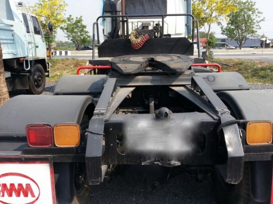 รถอีซูซุ 10 ล้อ หัวลาก 270 แรงม้า. ปี 43  สนใจติดต่อ 081 - 6079515