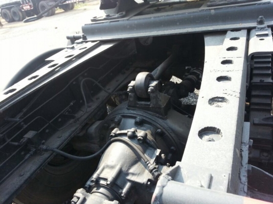 รถอีซูซุ 10 ล้อ หัวลาก 270 แรงม้า. ปี 43  สนใจติดต่อ 081 - 6079515