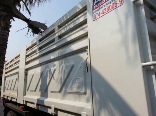 รถมิตซู 10 ล้อดั้ม 270 แรงม้า. ปี 56  ( รถวิ่ง 2x,xxx กม. )  สนใจติดต่อ 081 - 6079515