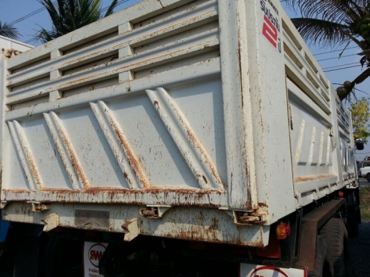 รถมิตซู 10 ล้อดั้ม 270 แรงม้า. ปี 56  ( รถวิ่ง 2x,xxx กม. )  สนใจติดต่อ 081 - 6079515