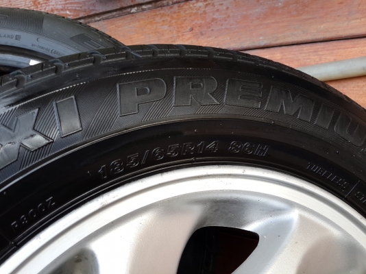 ยางขอบ14 พร้อมแม็กเดิมติดรถ(มิตซูบิชิท้ายเบนซ์)ดอกหนา