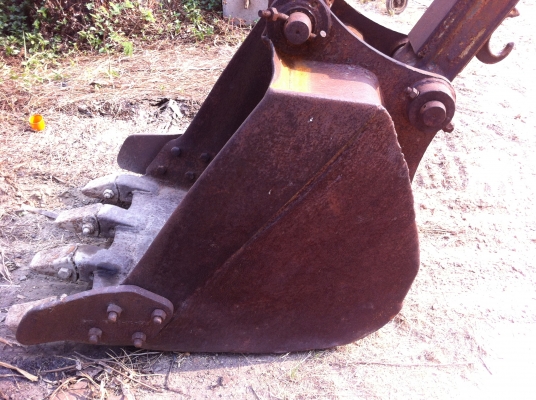 ขายรถแบคโฮ KOMATSU PC-100-5 รถสวย สภาพสมบูรณ์มาก       ไฟฟ้าครบ ราคา.550000 สนใจรีบจองด่วน