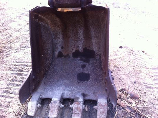 ขายรถแบคโฮ KOMATSU PC-100-5 รถสวย สภาพสมบูรณ์มาก       ไฟฟ้าครบ ราคา.550000 สนใจรีบจองด่วน