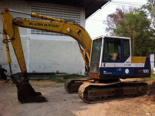 ขายรถแบคโฮ KOMATSU PC-100-5 รถสวย สภาพสมบูรณ์มาก       ไฟฟ้าครบ ราคา.550000 สนใจรีบจองด่วน