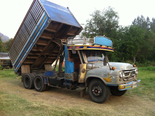 ขาย10ล้อหัวยาว เพลาเดียวดัมพ์ พวงมาลัยเพาเวอร์ เบรคจิฟฟี่ ช่วงล่างใหญ่