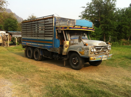 ขาย10ล้อหัวยาว เพลาเดียวดัมพ์ พวงมาลัยเพาเวอร์ เบรคจิฟฟี่ ช่วงล่างใหญ่