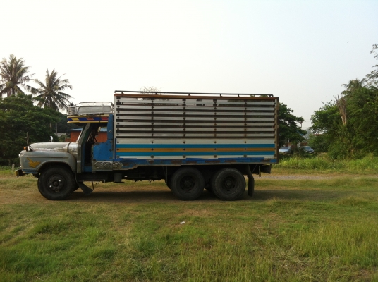 ขาย10ล้อหัวยาว เพลาเดียวดัมพ์ พวงมาลัยเพาเวอร์ เบรคจิฟฟี่ ช่วงล่างใหญ่