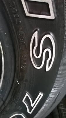 ยาง 245 70 16ปี12ชุดละ6800 ยาง 245 70 16ปี12ชุดละ6800