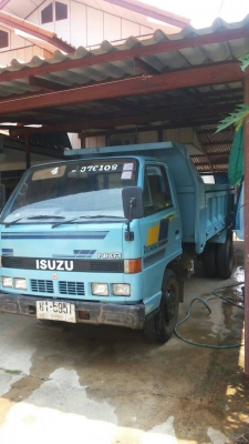 ขายด่วนหกล้อNKR110ดั้ม ปี38เฟืองท้ายFสภาพพร้อมใช้จริงโทร0843923995