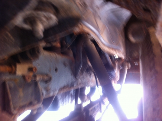 ขายรถหน้ายาว 6 ล้อ ติดตั้งเฮี๊ยบ 2.9 ตัน 3 พับ NISSAN รถเดิมๆ ใช้งานได้