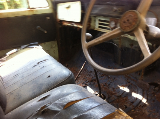 ขายรถหน้ายาว 6 ล้อ ติดตั้งเฮี๊ยบ 2.9 ตัน 3 พับ NISSAN รถเดิมๆ ใช้งานได้