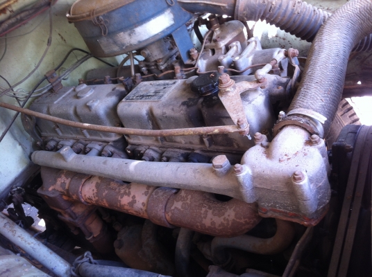 ขายรถหน้ายาว 6 ล้อ ติดตั้งเฮี๊ยบ 2.9 ตัน 3 พับ NISSAN รถเดิมๆ ใช้งานได้