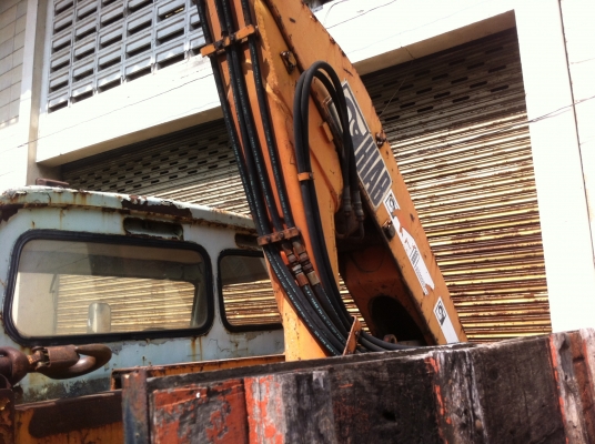 ขายรถหน้ายาว 6 ล้อ ติดตั้งเฮี๊ยบ 2.9 ตัน 3 พับ NISSAN รถเดิมๆ ใช้งานได้