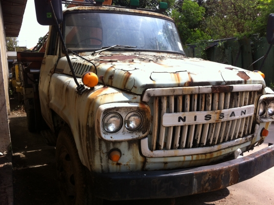 ขายรถหน้ายาว 6 ล้อ ติดตั้งเฮี๊ยบ 2.9 ตัน 3 พับ NISSAN รถเดิมๆ ใช้งานได้