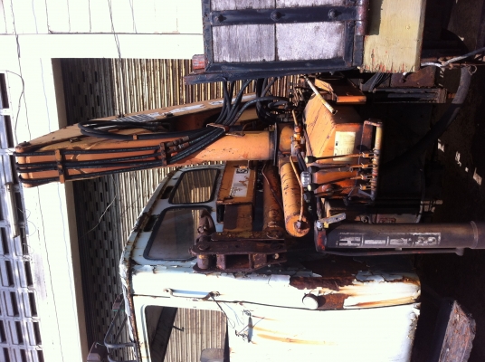 ขายรถหน้ายาว 6 ล้อ ติดตั้งเฮี๊ยบ 2.9 ตัน 3 พับ NISSAN รถเดิมๆ ใช้งานได้