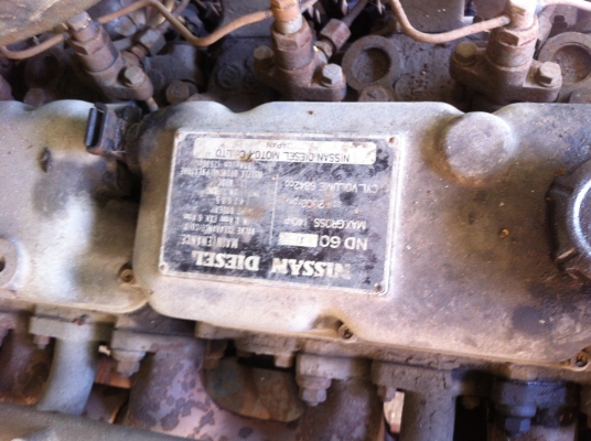 ขายรถหน้ายาว 6 ล้อ ติดตั้งเฮี๊ยบ 2.9 ตัน 3 พับ NISSAN รถเดิมๆ ใช้งานได้