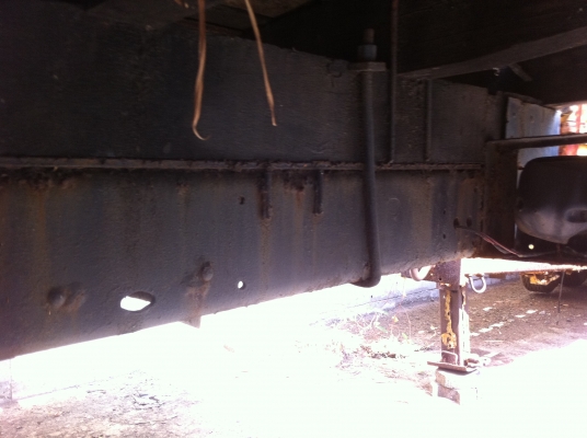 ขายรถหน้ายาว 6 ล้อ ติดตั้งเฮี๊ยบ 2.9 ตัน 3 พับ NISSAN รถเดิมๆ ใช้งานได้