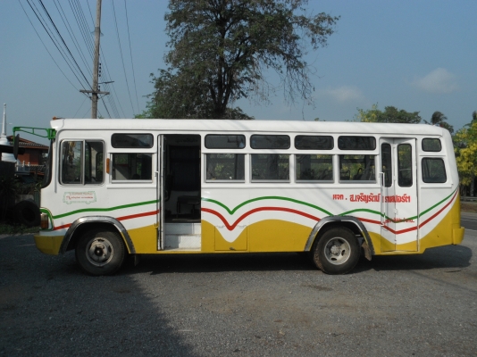 ขายรถบัส ISUZU 6 ล้อ เครื่อง 4BB1=98แรงม้า 4 สูบ ยางดี 6 เส้น รถอยู่ที่สุพรรณบุรี