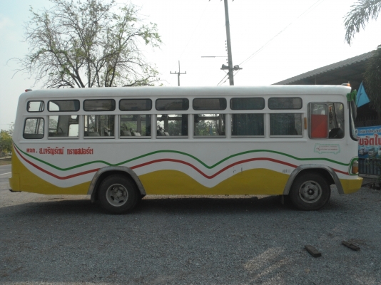 ขายรถบัส ISUZU 6 ล้อ เครื่อง 4BB1=98แรงม้า 4 สูบ ยางดี 6 เส้น รถอยู่ที่สุพรรณบุรี