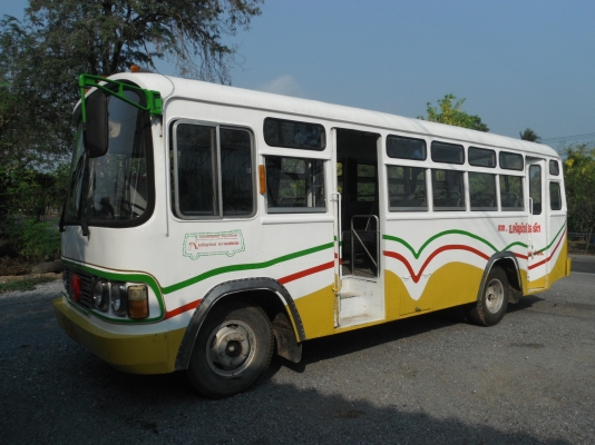 ขายรถบัส ISUZU 6 ล้อ เครื่อง 4BB1=98แรงม้า 4 สูบ ยางดี 6 เส้น รถอยู่ที่สุพรรณบุรี