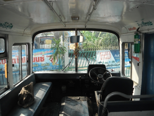 ขายรถบัส ISUZU 6 ล้อ เครื่อง 4BB1=98แรงม้า 4 สูบ ยางดี 6 เส้น รถอยู่ที่สุพรรณบุรี