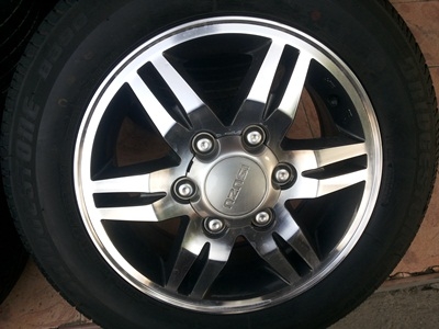 ขายล้อแม็กISUZU D-max HI -lander ขอบ 16 (หน้าเงา) พร้อมยางปี12 1 ชุด