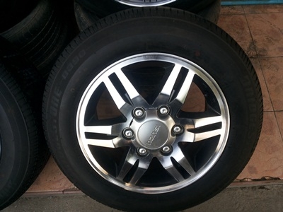 ขายล้อแม็กISUZU D-max HI -lander ขอบ 16 (หน้าเงา) พร้อมยางปี12 1 ชุด
