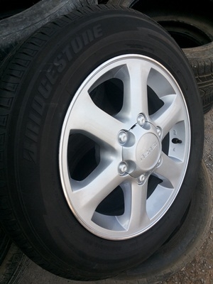 ขายล้อแม็กISUZU gold series 16 นิ้ว 6 ก้าน พร้อมยาง 1 ชุด ขายล้อแม็กISUZU gold series 16 นิ้ว 6 ก้าน พร้อมยาง 1 ชุด