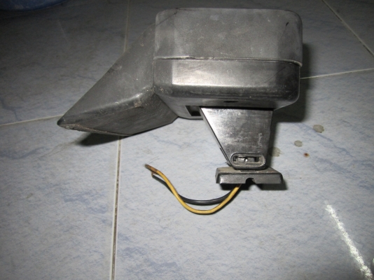 ขายไฟเบรคดวงที่  สาม