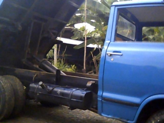 ขายรถ6ล้อ ที่บ้านมีอยู่ 2คัน ครับ ถูกๆ  โทร  0918072746  อุ๊