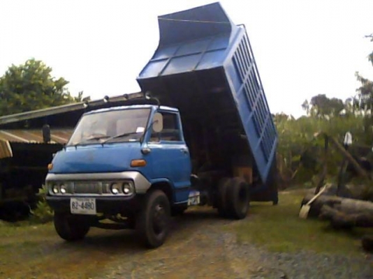 ขายรถ6ล้อ ที่บ้านมีอยู่ 2คัน ครับ ถูกๆ  โทร  0918072746  อุ๊