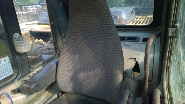 PC200-6 เล่มทะเบียน ไฟครบ สีเดิมๆรถเดิมๆไม่ค่อยสวย ต้องเก็บงาน.. PC200-6 เล่มทะเบียน ไฟครบ สีเดิมๆรถเดิมๆไม่ค่อยสวย ต้องเก็บงาน..