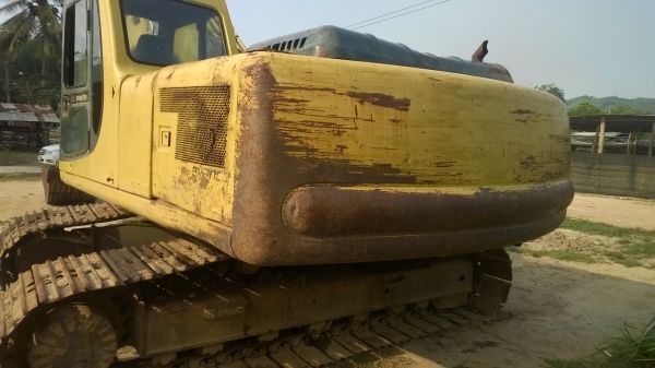 PC200-6 เล่มทะเบียน ไฟครบ สีเดิมๆรถเดิมๆไม่ค่อยสวย ต้องเก็บงาน..