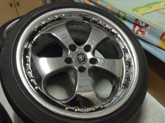 ขายแม๊กแท้ญี่ปุ่น 2 ชิ้นขอบ18 หน้า 8 หลัง 9 ราคา 9800 บาท