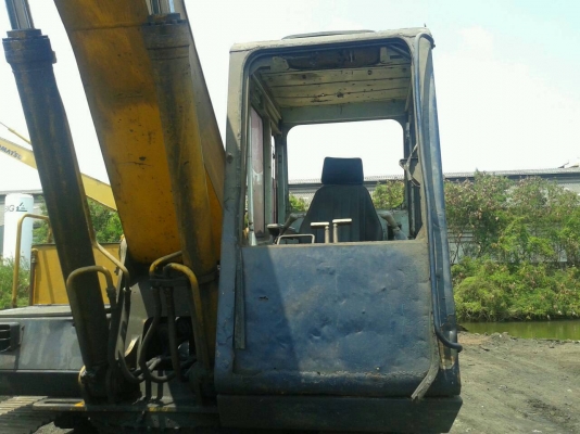 ขายแบคโฮKOBELCO  200มาร์ค2