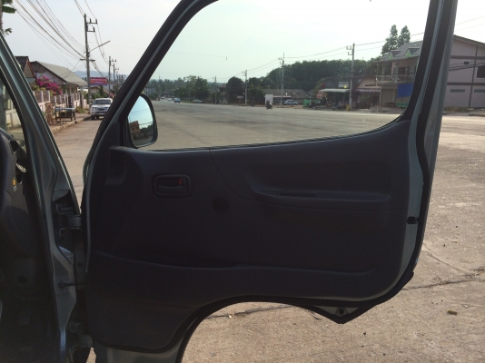 ขายรถตู้ไฮเอซ195,000 ปี1999 ไมล์ 193,800 ก.ม.