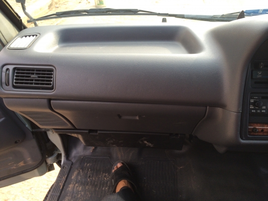 ขายรถตู้ไฮเอซ195,000 ปี1999 ไมล์ 193,800 ก.ม.