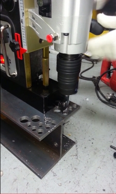 เครื่อง เจาะและ  tap แท่นแม่เหล็ก agp tp 2000 taiwan  auto reward