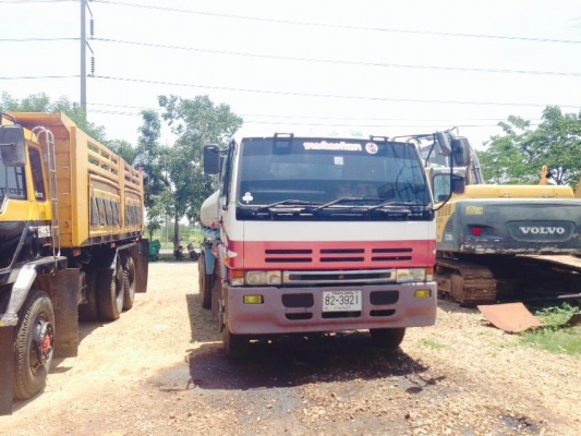 รถน้ำ nissan cw 30 เครื่อง 225 หัว UD