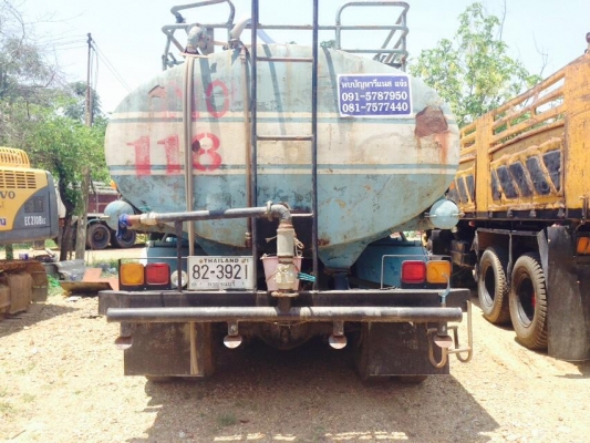 รถน้ำ nissan cw 30 เครื่อง 225 หัว UD