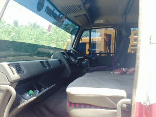 รถน้ำ nissan cw 30 เครื่อง 225 หัว UD