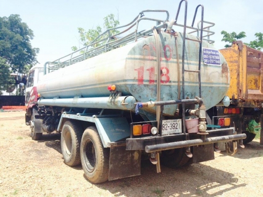 รถน้ำ nissan cw 30 เครื่อง 225 หัว UD