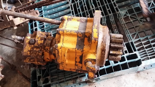 ขายอะใหล่ด่วน KOMATSU PC120-3 ราคาคุยกันได้ครับ