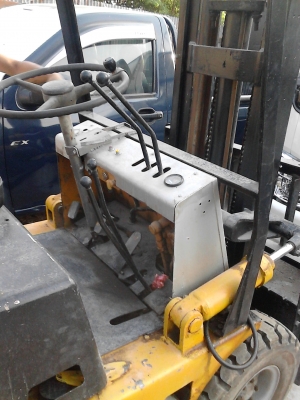 ขายรถโฟร์คลิฟท์ ใช้แก๊ส LPG  ใช้ยกของ  ติดต่อ.081-427-3941